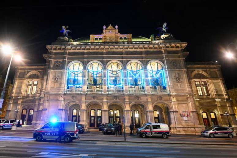 Policiais no centro de Viena, capital da Áustria