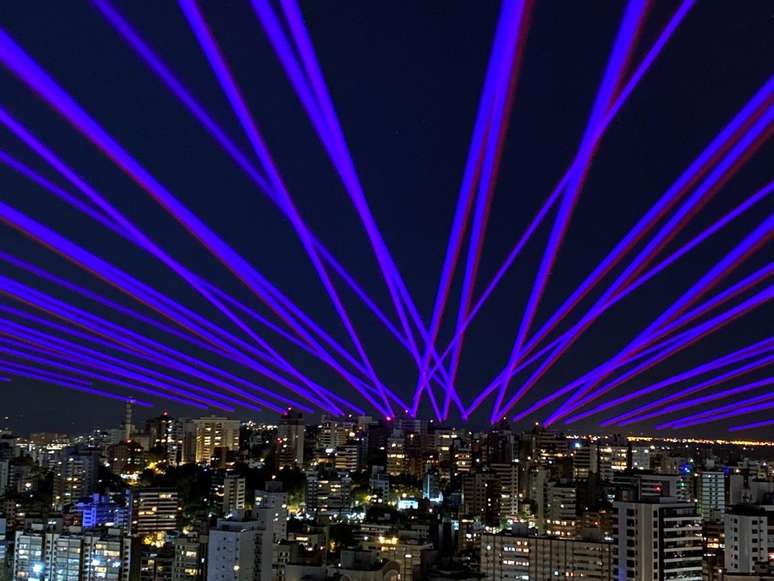 Alok ilumina o céu de Porto Alegre com ação que marca o início da contagem regressiva para o seu especial de fim de ano