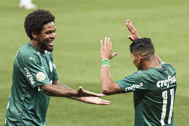 Palmeiras atropela Atlético-MG e vence por 3 a 0 em SP