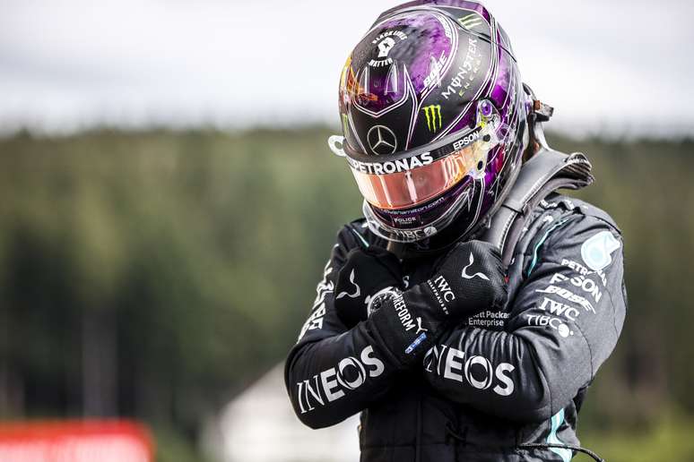 Lewis é mais do que piloto de Fórmula 1 em 2020: "Vidas Pretas Importam".