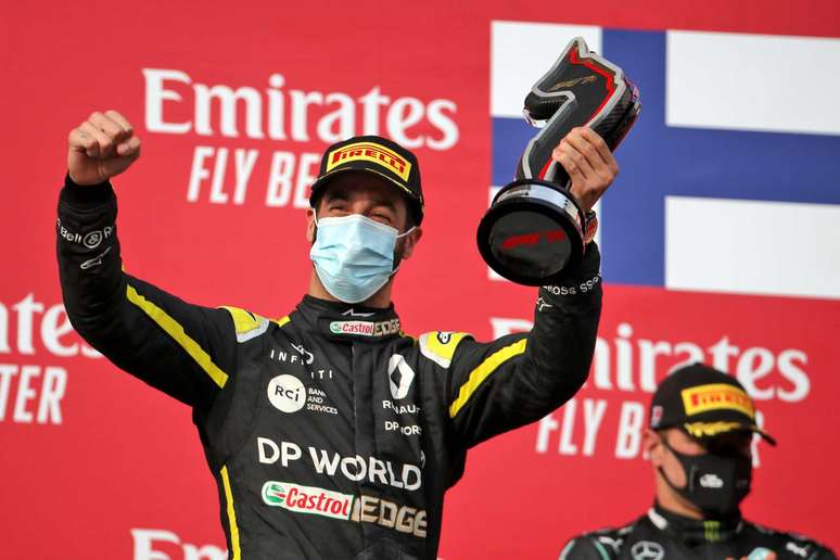 Daniel Ricciardo conseguiu o segundo p&oacute;dio em tr&ecirc;s corridas 