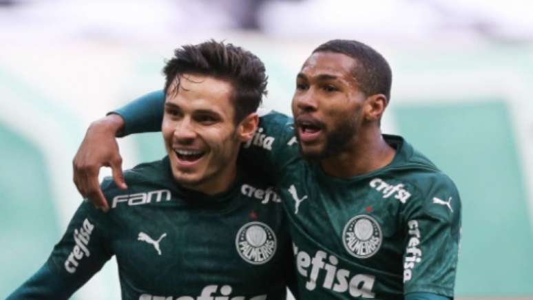 Veiga marcou o primeiro gol da vitória do Verdão sobre o Atlético (Foto: Cesar Greco/Palmeiras)