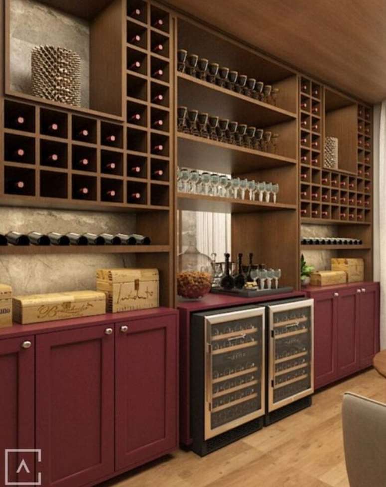 57. Adega de parede ampla com arm&aacute;rios de vermelho &ndash; Via: Revista VD