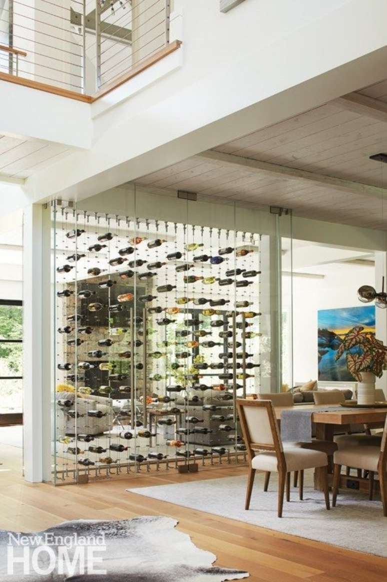38. Suporte de adega de parede de vidro &ndash; Via: New England Home
