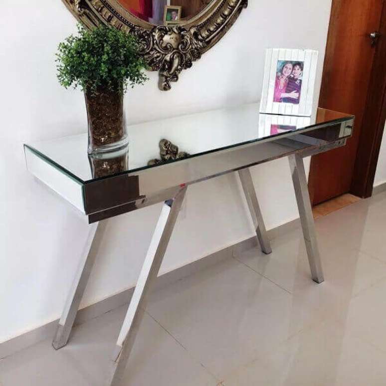 47. Aparador para corredor na casa pequena &ndash; Via: Pinterest