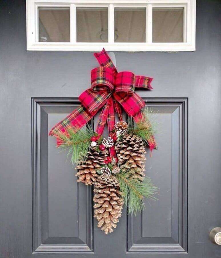 57 Modelos de Enfeite de Natal com Pinha para se Inspirar 57 Modelos de Enfeite de Natal com Pinha para se Inspirar