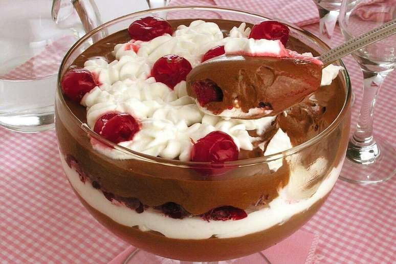 Guia da Cozinha - As melhores sobremesas de floresta negra para se inspirar