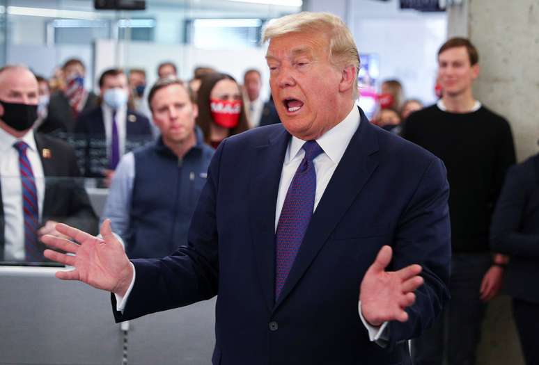 Presidente dos EUA, Donald Trump, durante campanha eleitoral na Virgínia
03/11/2020
REUTERS/Tom Brenner