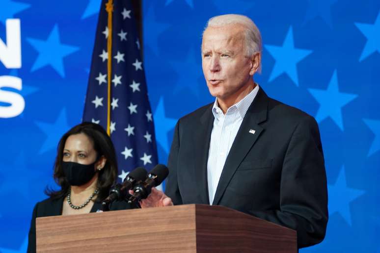 Candidato democrata, Joe Biden, faz pronunciamento acompanhado da companheira de chapa, Kamala Harris
05/11/2020
REUTERS/Kevin Lamarque