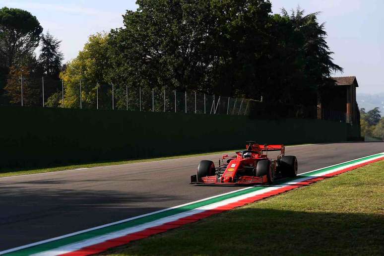 Sebastian Vettel tem apenas a 14ª colocação no campeonato 