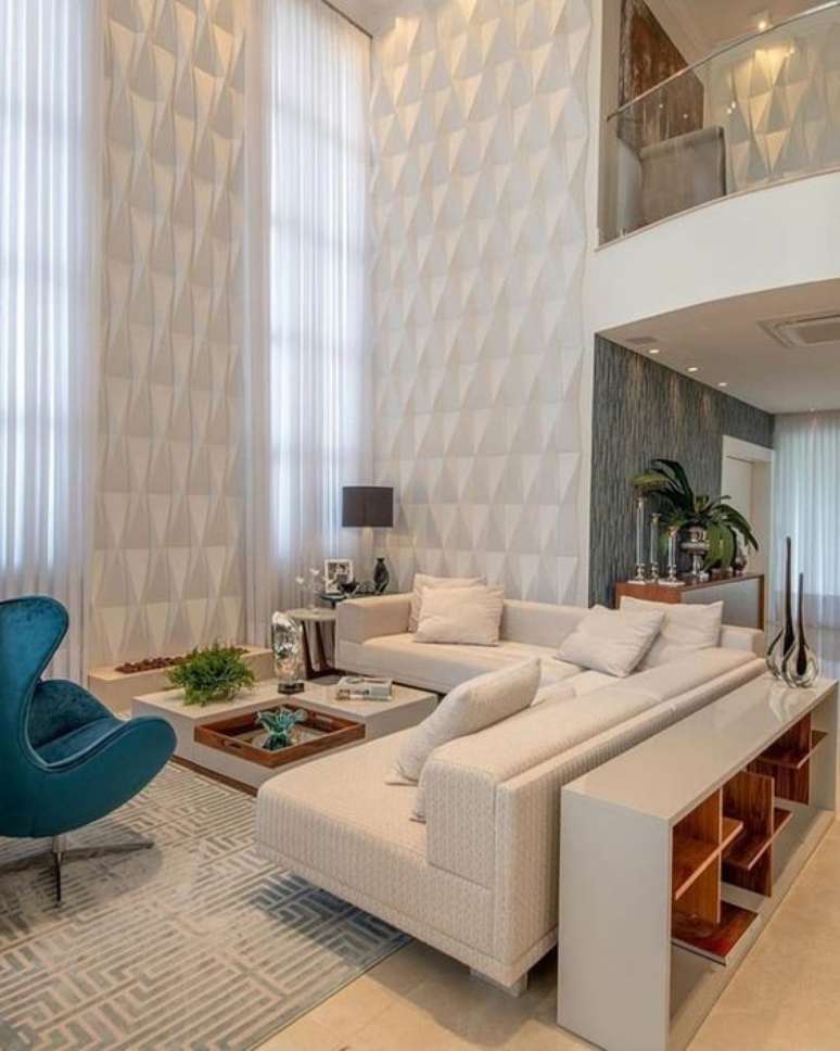 30. Revestimento 3D para sala com sofá em L – Via: Revista VD