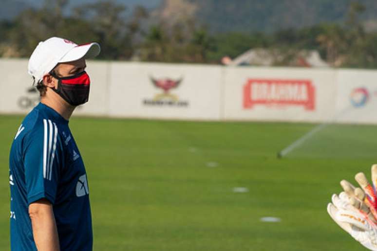 Maurício Souza comanda a equipe sub-20 do Flamengo (Foto: Alexandre Vidal/CRF)