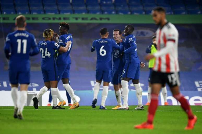 Jogadores do Chelsea comemoram gol (Foto: MIKE HEWITT / POOL / AFP)