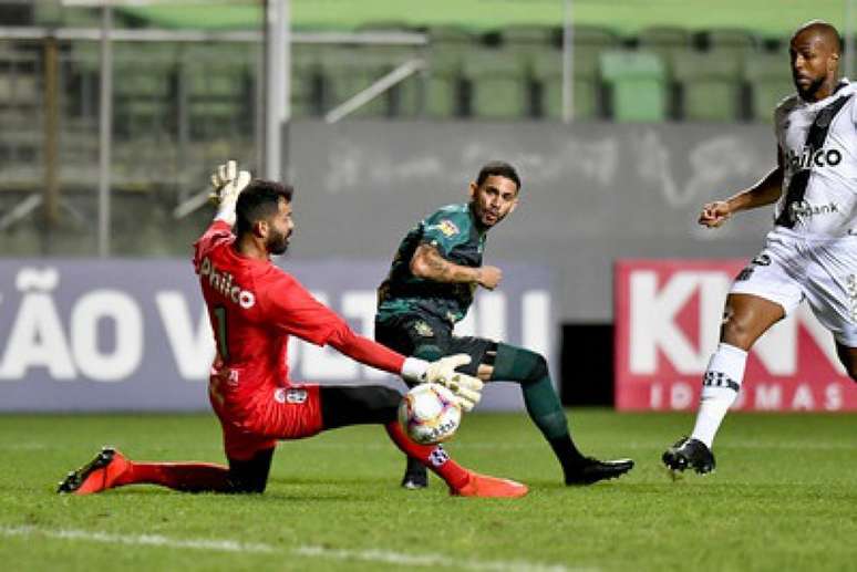 Foi o quarto encontro entre as duas equipes nesta temporada, com vantagem para o Coelho, que venceu duas e empatou outros dois jogos-(Mourão Panda/América-MG)