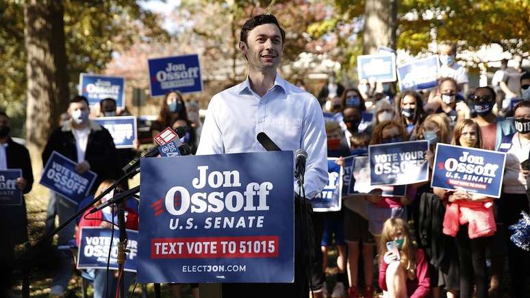 Democrata Jon Ossoff concorre contra republicano David Perdue, que tenta reeleição