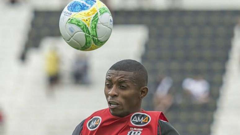 Jonathan Cafu pode estrear pelo Corinthians contra o Atlético-MG