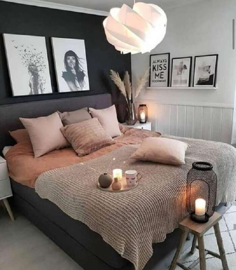 13. Decora&ccedil;&atilde;o em tons de cinza escuro com quadros para quarto feminino Tumblr &ndash; Foto: Pinterest