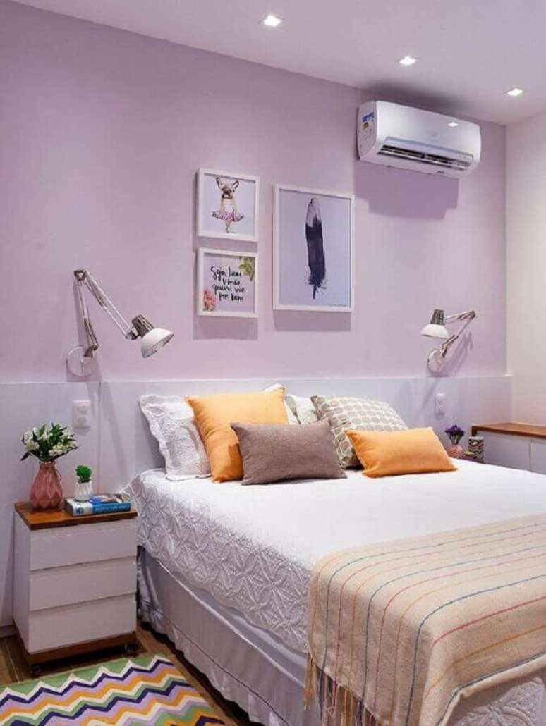 28. Decora&ccedil;&atilde;o com quadros para quarto feminino lil&aacute;s &ndash; Foto: Casa de Valentina