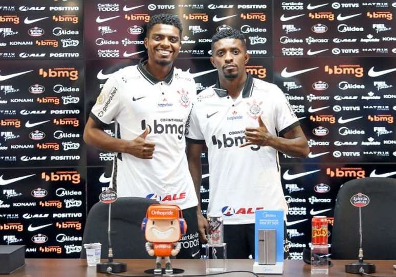 Jemerson e Jonathan Cafú foram apresentados nesta segunda-feira pelo clube (Foto: Rodrigo Coca/Ag. Corinthians)