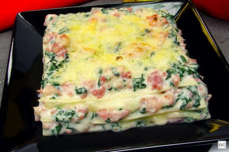 Guia da Cozinha - Lasanha de espinafre com lingui&ccedil;a