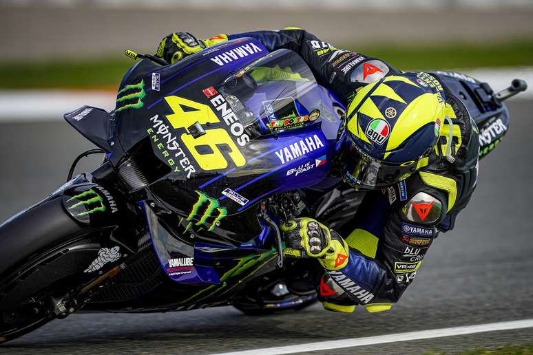 Valentino Rossi teve dois abandonos por problemas na M1 