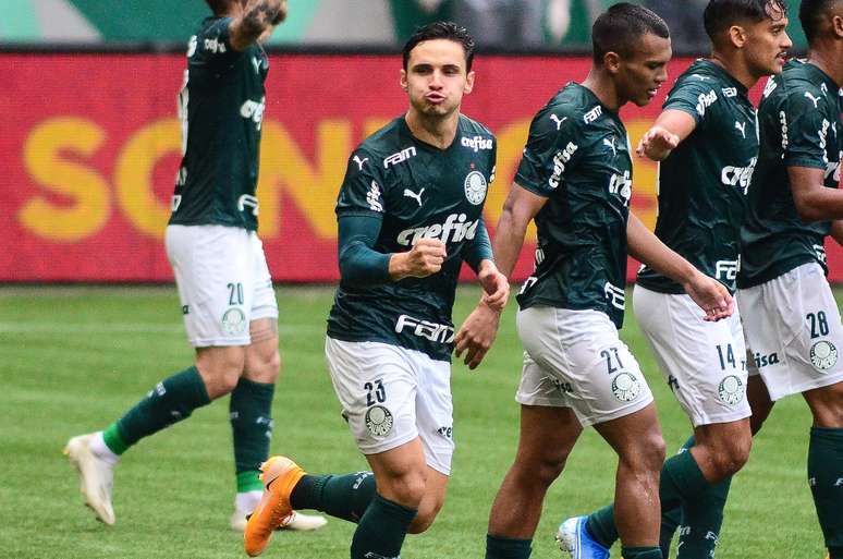 Raphael Veiga marcou o segundo gol do Palmeiras