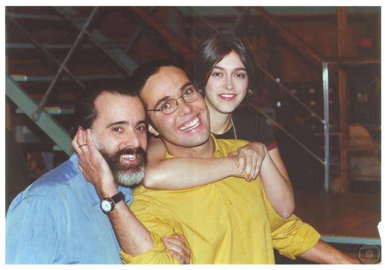 Tony Ramos, Flávio Silvino e Júlia Feldens como Miguel, Paulo e Ciça na novela 'Laços de Família'  