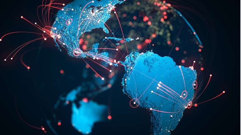 Pelo que se sabe até o momento, cerca de 100 pessoas vieram da Europa infectadas. Dessas, três espalharam o coronavírus pelo Brasil