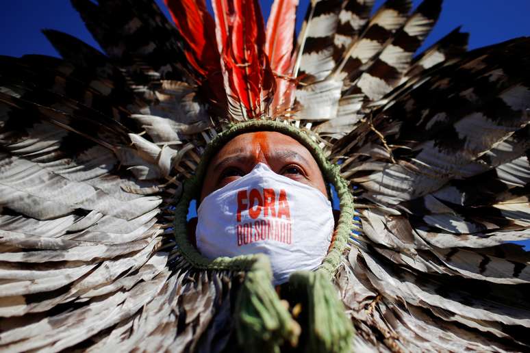 L&iacute;der ind&iacute;gena Kretan Kaingang, da etnia Kaingang, durante protesto em Bras&iacute;lia (DF) 
14/07/2020
REUTERS/Adriano Machado