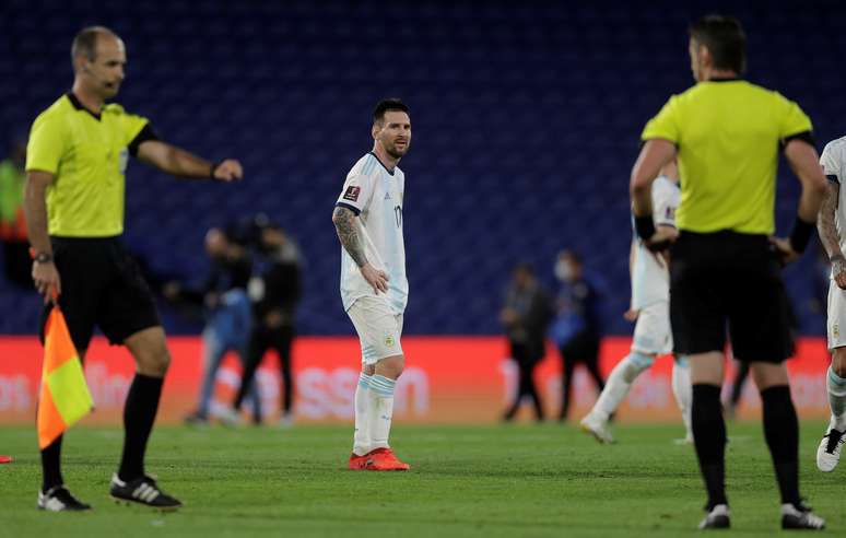 Messi perdeu a paciência com arbitragem após gol anulado no fim