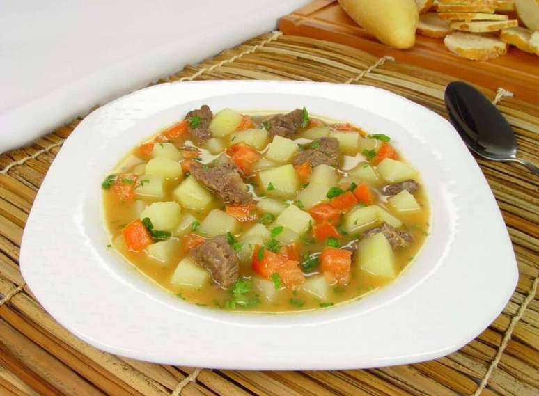 Guia da Cozinha - Sopa de batata: 9 receitas para se deliciar