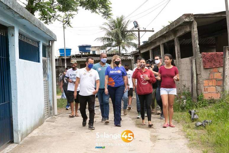 A candidata Solange Freitas (PSDB) fazia campanha em São Vicente; atentado aconteceu na manhã desta quarta-feira