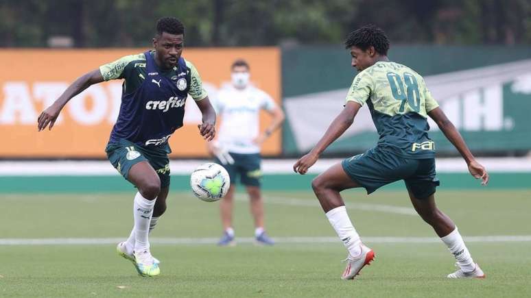 Ramires é um dos únicos volantes do elenco para o jogo diante do Fluminense (Foto: Cesar Greco/Palmeiras)