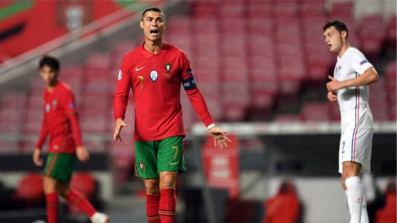 Cristiano Ronaldo busca ajudar seleção portuguesa nesta terça-feira (PATRICIA DE MELO MOREIRA / AFP)