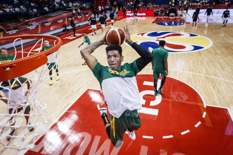 O jogador de basquete brasileiro que viveu a 'bolha' da NBA - Época