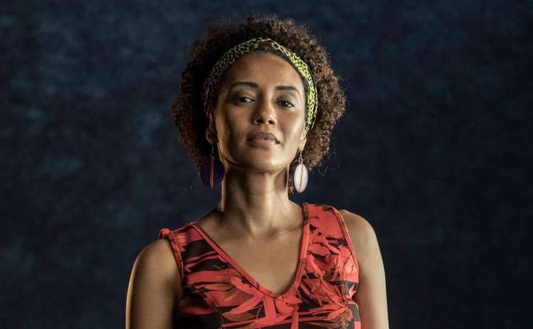 Taís Araújo como Marielle Franco no especial 'Falas Negras', da Globo