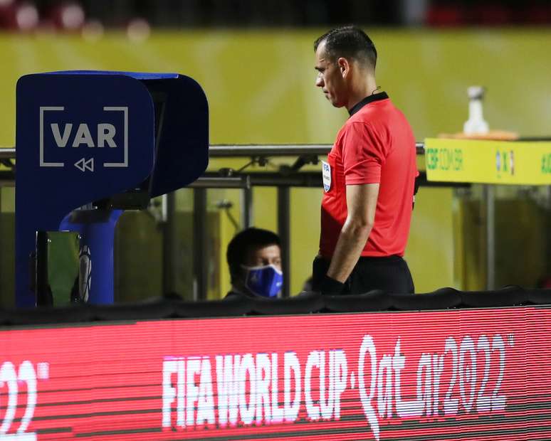 VAR gerou polêmica na Copa do Brasil
13/11/2020 Fernando Bizerra/Pool via REUTERS