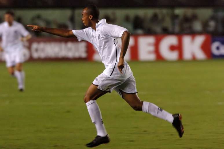 No Santos, em 2010, Wesley teve a sua melhor fase na carreira (Foto: Divulgação/Santos FC)
