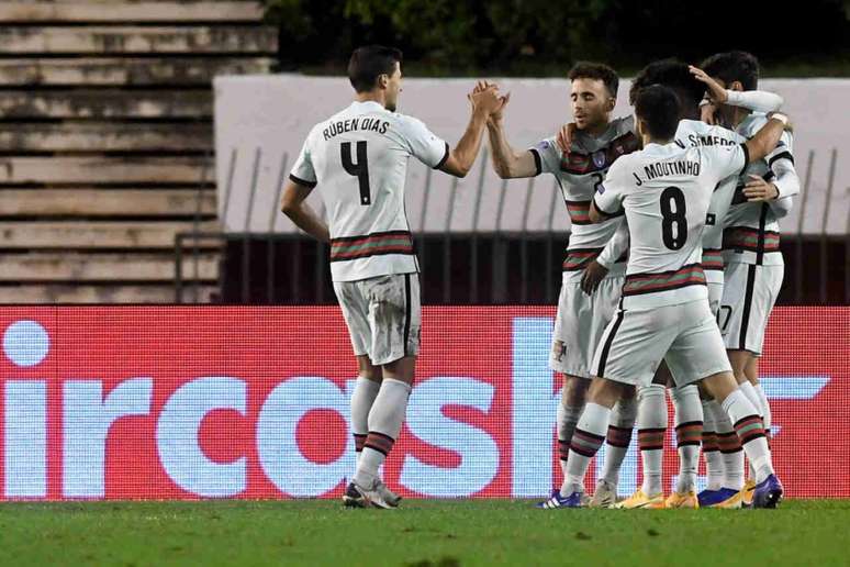 Campeã da primeira edição da Liga das Nações, seleção lusitana está fora da semifinal (Foto: DENIS LOVROVIC/AFP)