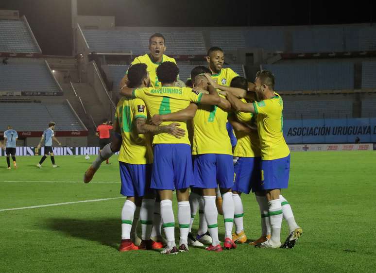 Brasil vence Uruguai fora e mantém 100% nas Eliminatórias