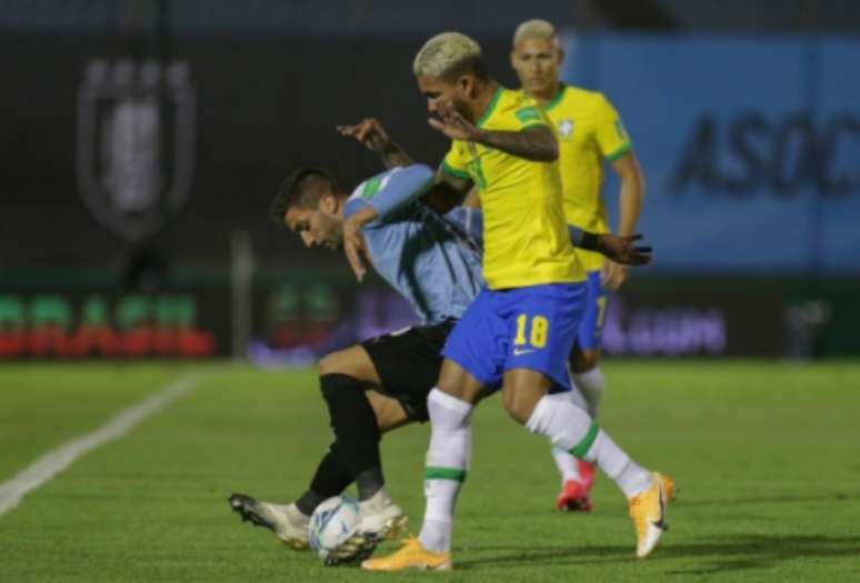 Seleção capaz de se adaptar a cada jogo, propõe Tite (Foto: AFP)