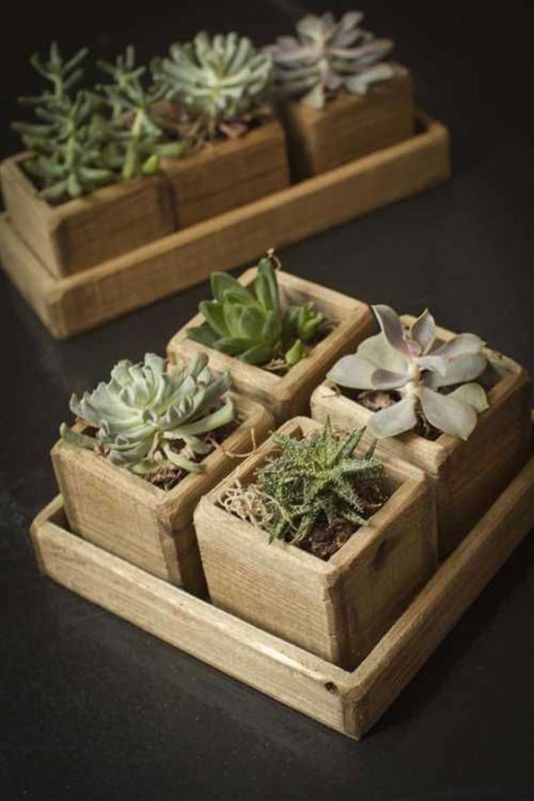 54. Suporte vaso de madeira para plantas – Via: Pinterest