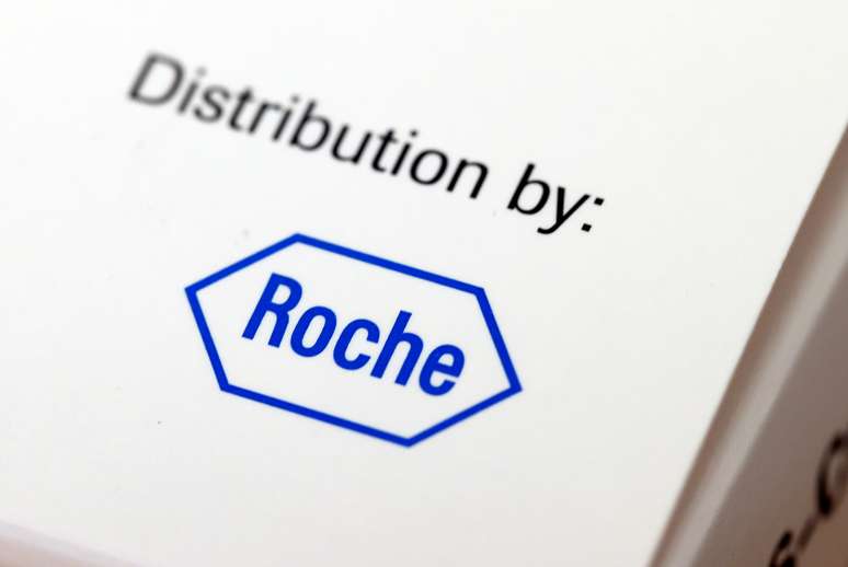 Logo da farmac&ecirc;utica Roche em Lausanne, na Su&iacute;&ccedil;a
13/11/2020 REUTERS/Denis Balibouse