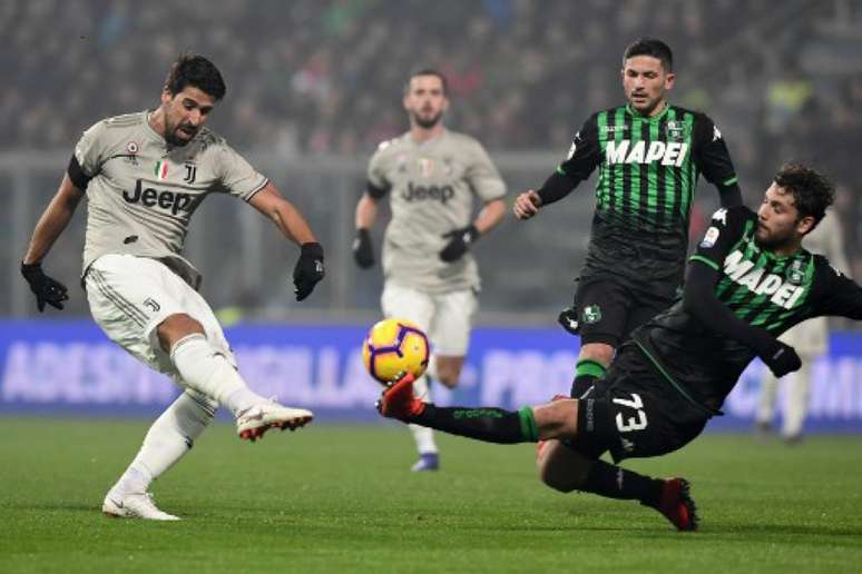 Khedira não vive boa fase na Juventus (Foto: Miguel Medina / AFP)