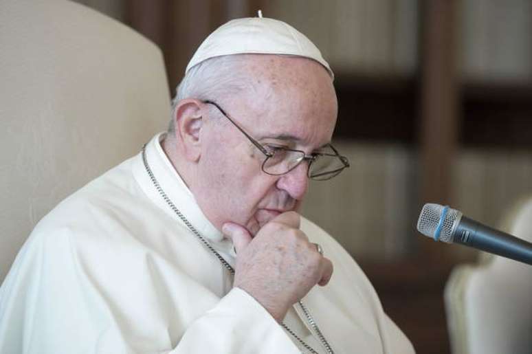 Contas do Papa nas redes sociais são administradas por equipe do Vaticano