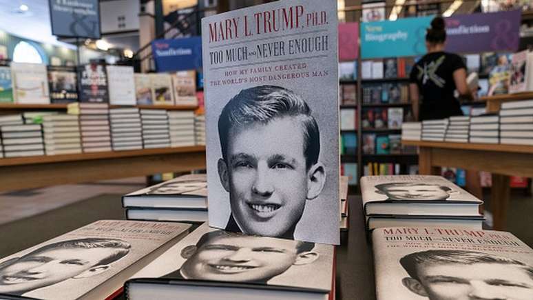 Em seu livro, Mary Trump chama seu tio de "o homem mais perigoso do mundo"