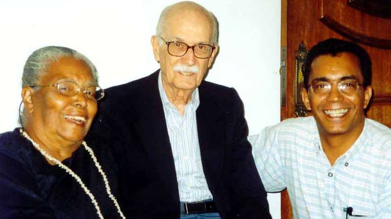 Ruth Guimar&atilde;es com o cr&iacute;tico liter&aacute;rio Antonio C&acirc;ndido e o jornalista Joaquim Botelho