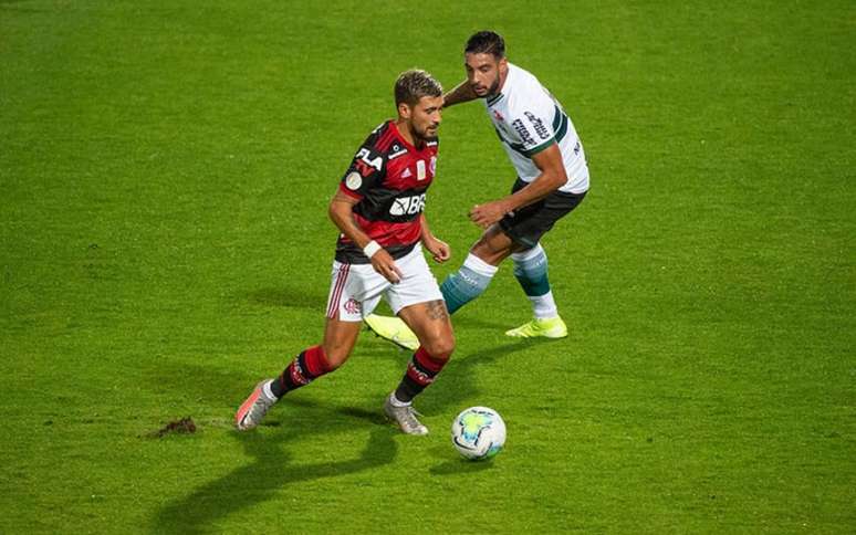 O meia Arrascaeta deve defender o Flamengo neste sábado, no Maracanã (Foto: Alexandre Vidal / Flamengo)