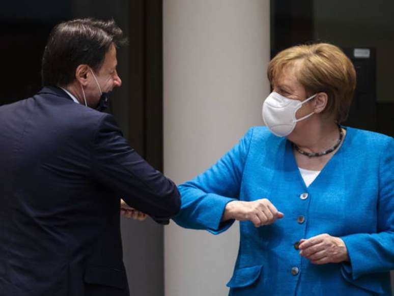Merkel e Conte conversaram por telefone sobre crises atuais na União Europeia
