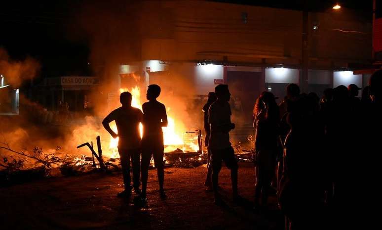 Após visita de Bolsonaro, Amapá segue com apagões e curtos